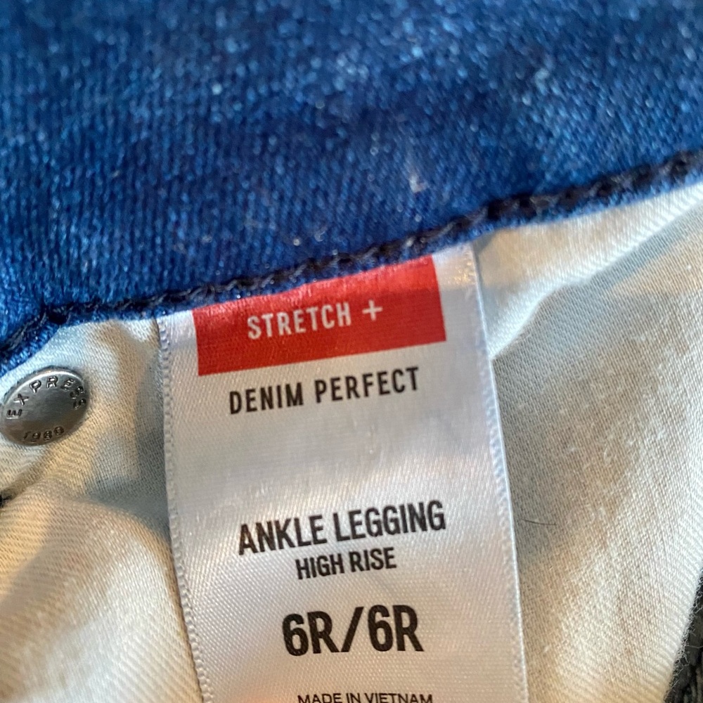 Distressed express jeans - Picture 3 of 3
